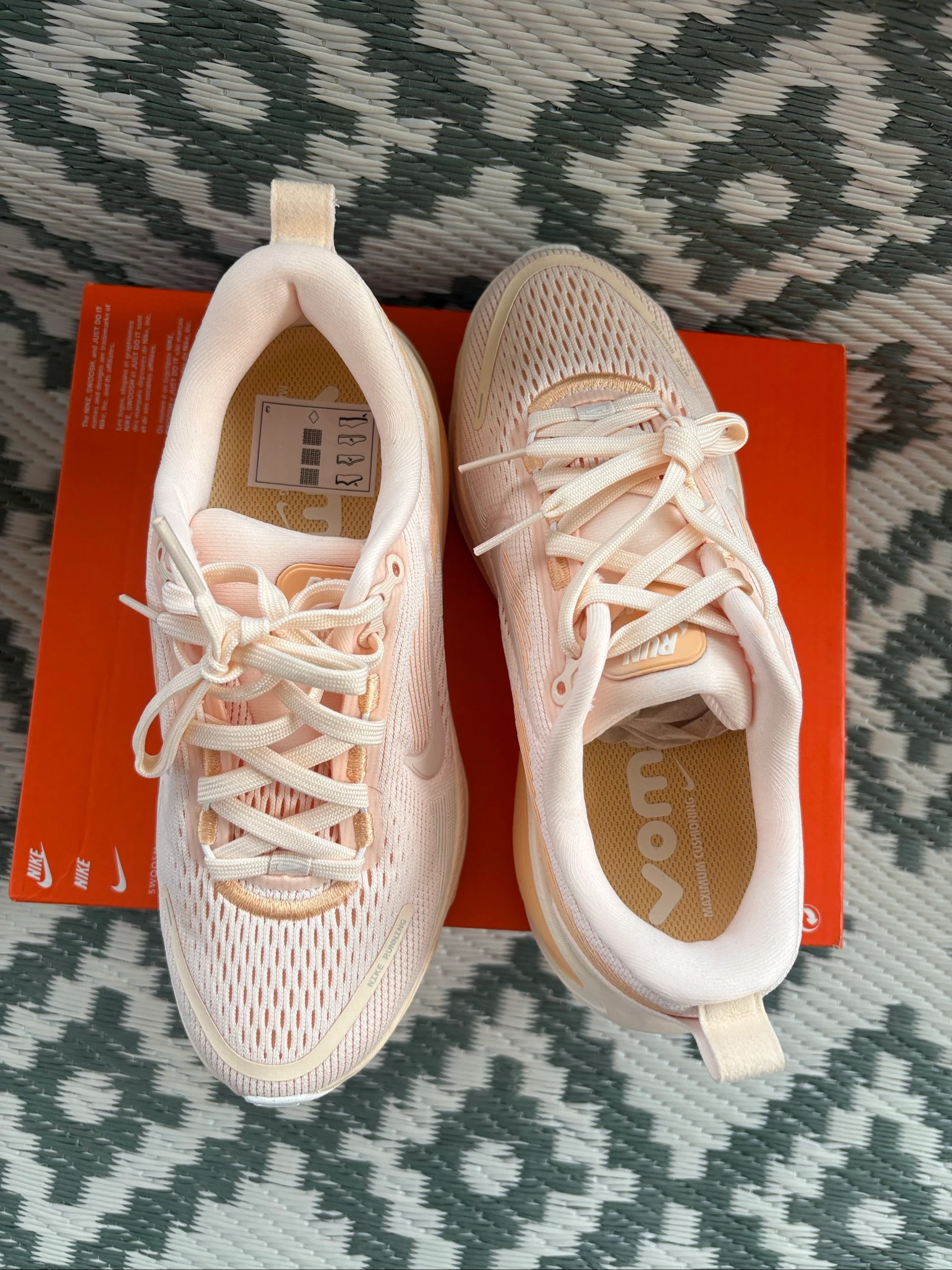 Nike Vomero 18 sneakers – photo 5